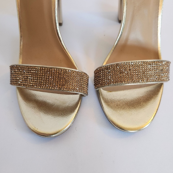 Bamboo Frenzy Gold Strappy Block 4in Heel womens size 8 - Picture 2 of 15